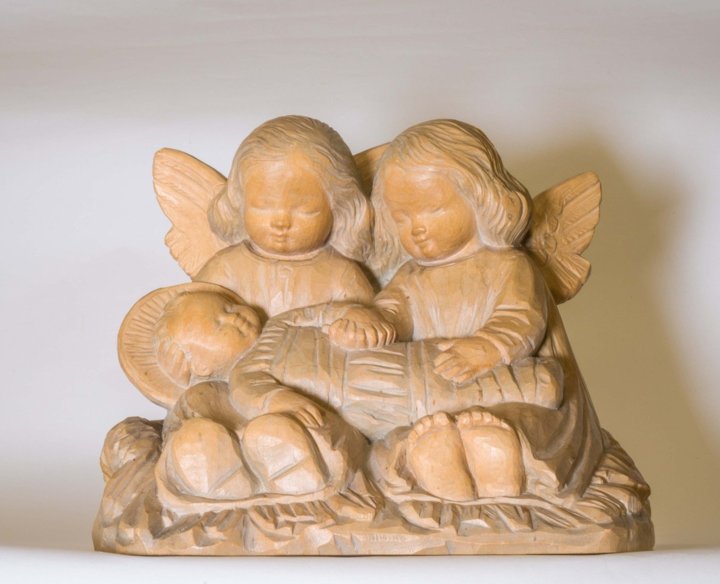 Luis Piazza da Cudan (1908-1977), 1956 -Two angels with baby Jesus (cm 18x20x12); ©  Foto Wolfgang Moroder