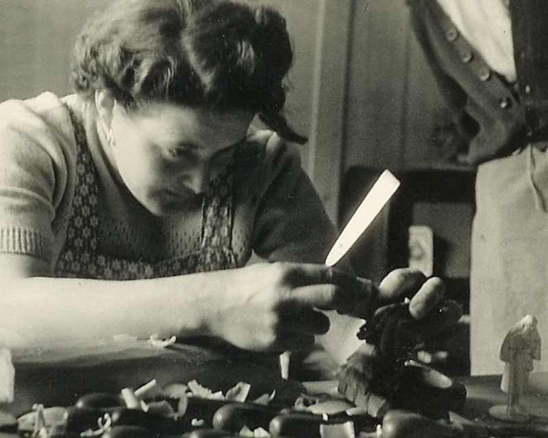 Carlina Insam dl Galina da jëuna che zipla Carlina Insam dl Galina da jëuna che zipla